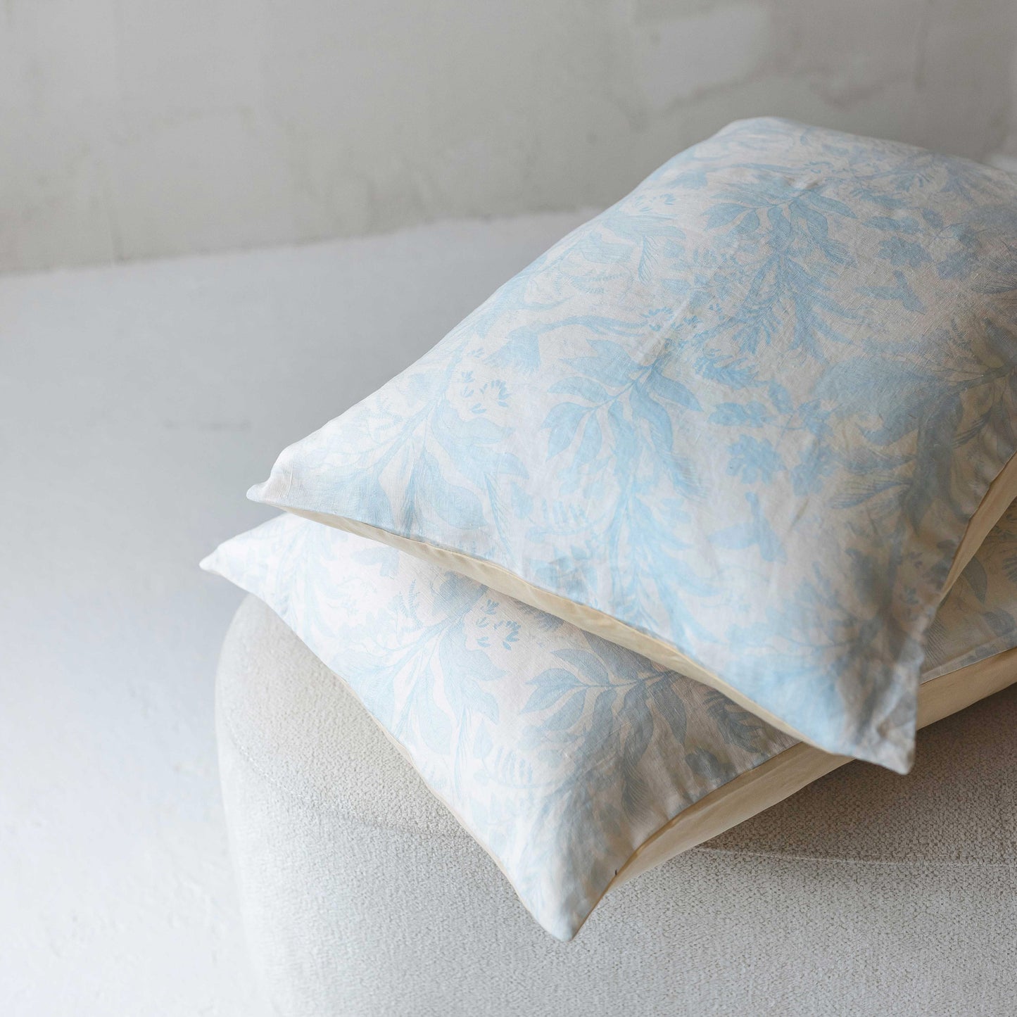 Luxury Linen Duvet Cover Set with Vintage Tropical Print