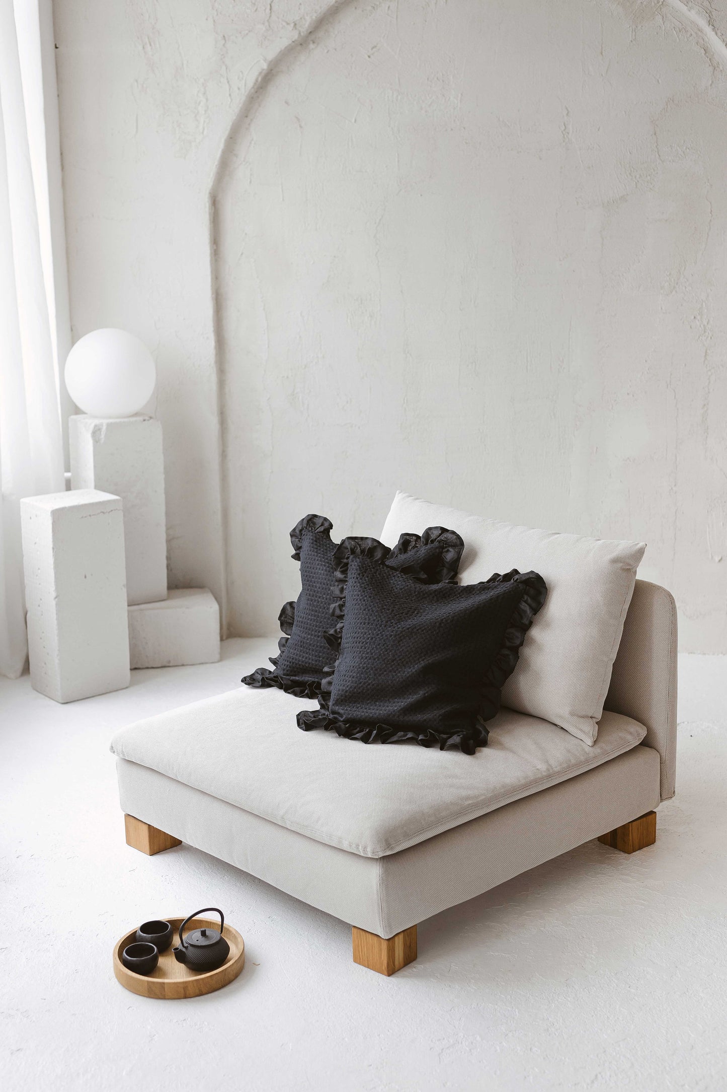 Luxury Decorative Linen Cushion with Ruffles