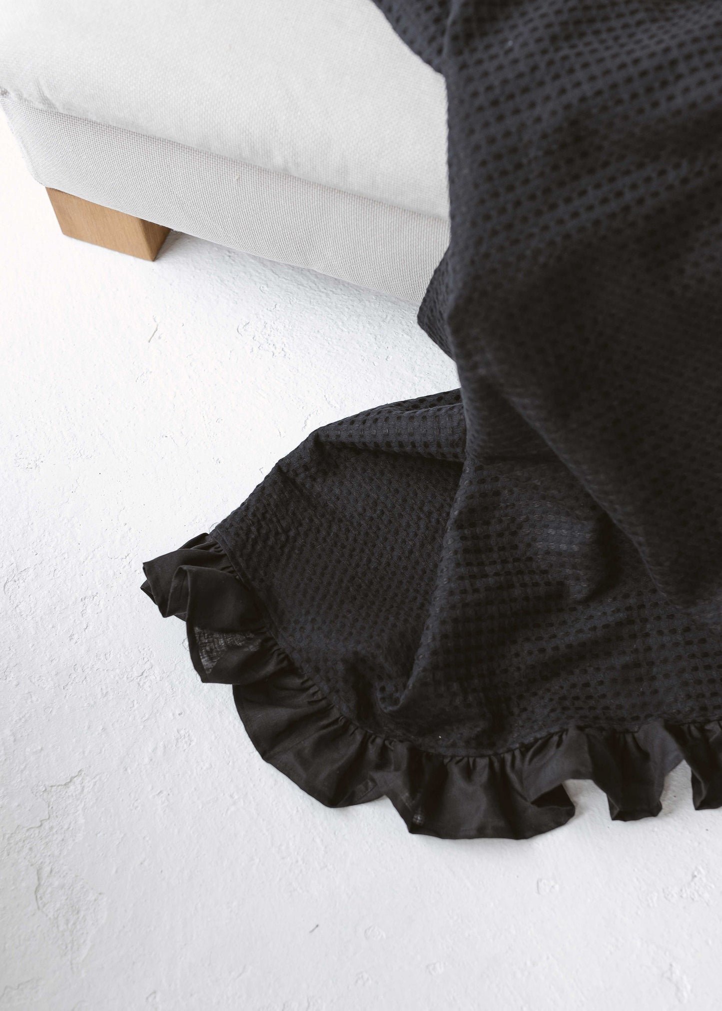 Luxury Waffle Linen Blanket with Ruffles