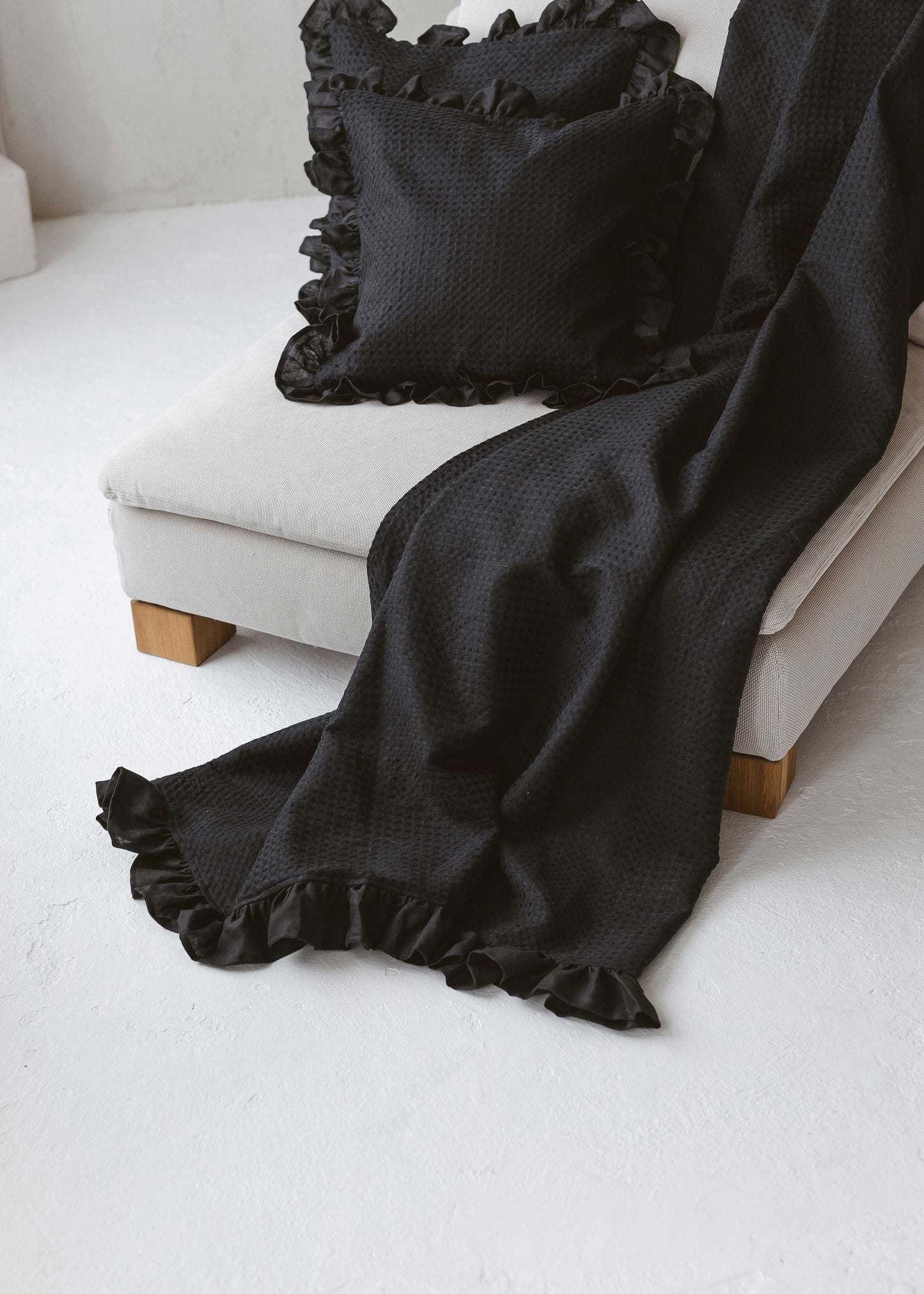 Luxury Waffle Linen Blanket with Ruffles